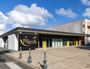 Entrée façade La Passerelle