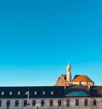 Visite guidée du rectorat de Poitiers sur le site de l'abbaye médiévale de Saint-Jean-de-Montierneuf