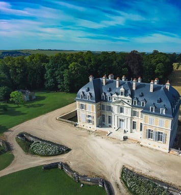 Visite guidée de l'extérieur du château du Purnon