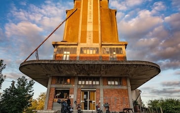 Visite commentée de l'ancien silo agricole de Monts-Sur-Guesnes
