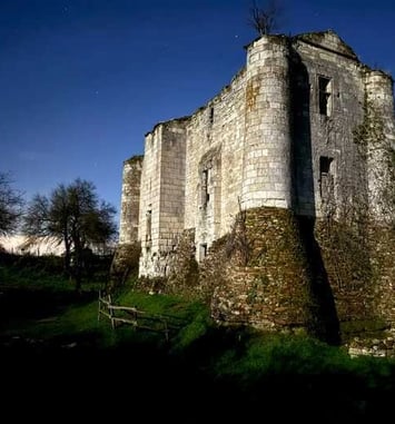 Bienvenue à la maison forte de Montfaucon