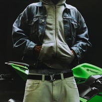 Yvnnis + première partie